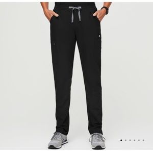 FIGS black Yola skinny scrub pant